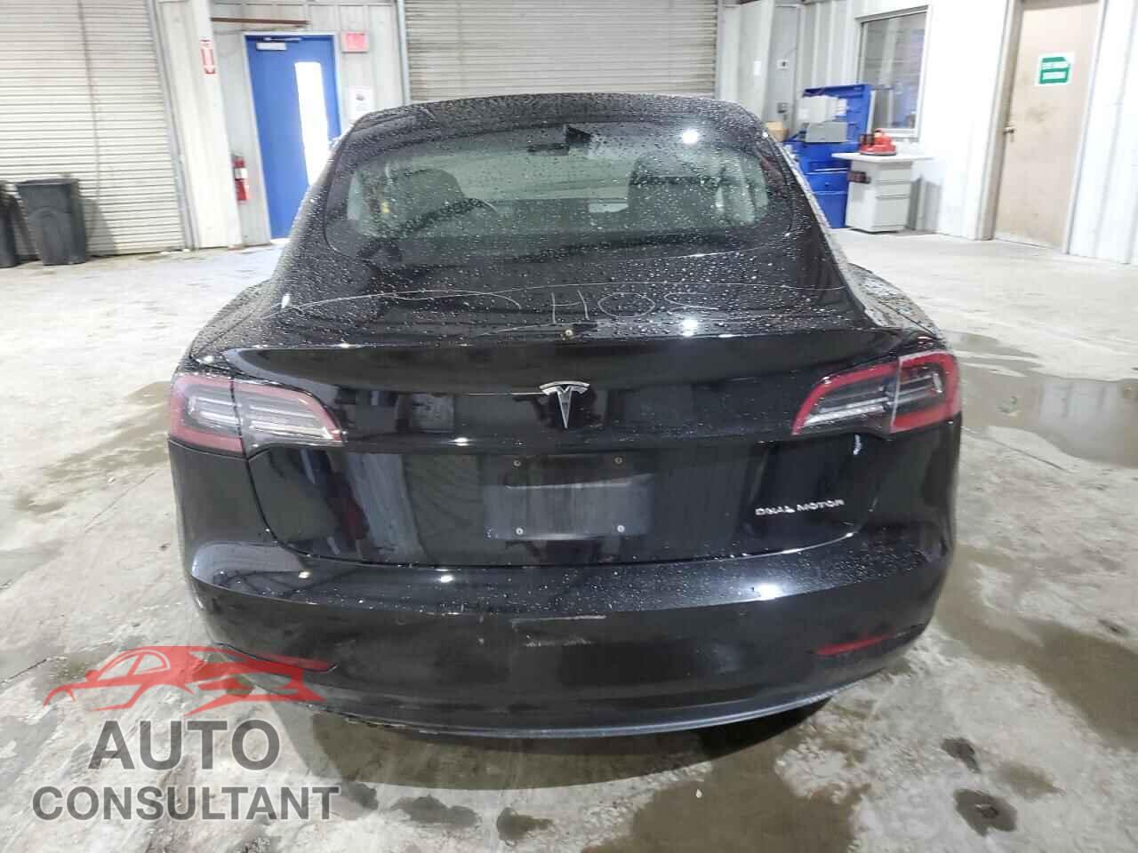 TESLA MODEL 3 2018 - 5YJ3E1EB0JF093992