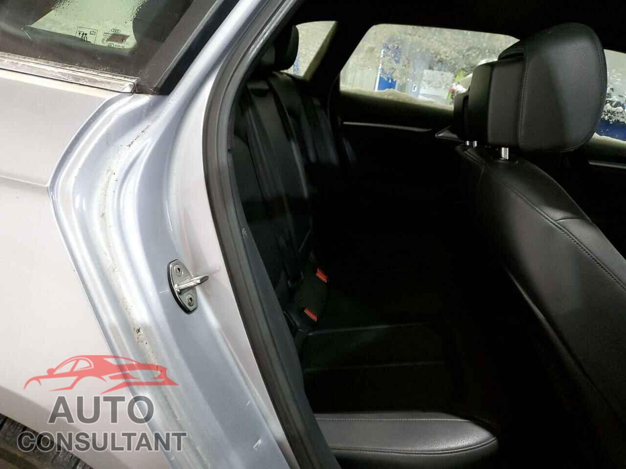 AUDI A3 2017 - WAUTPBFF0HA086574