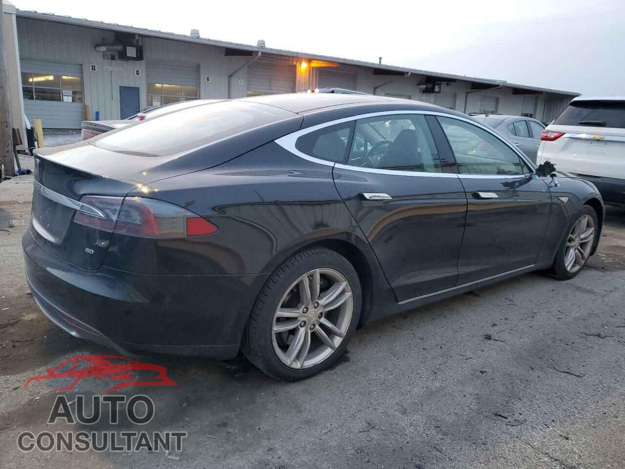 TESLA MODEL S 2013 - 5YJSA1AG3DFP08421