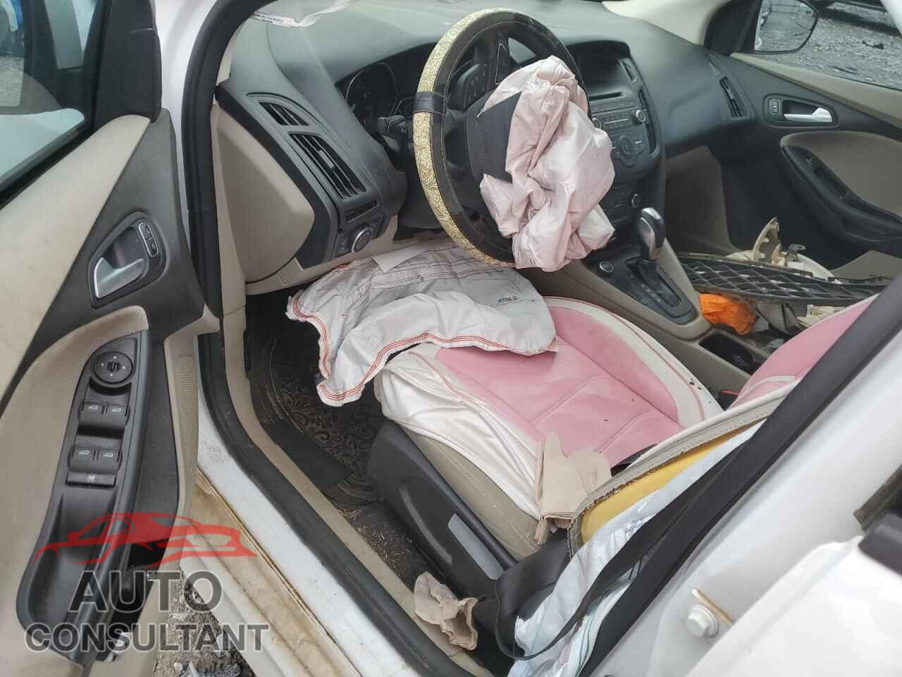 FORD FOCUS 2015 - 1FADP3F20FL345260
