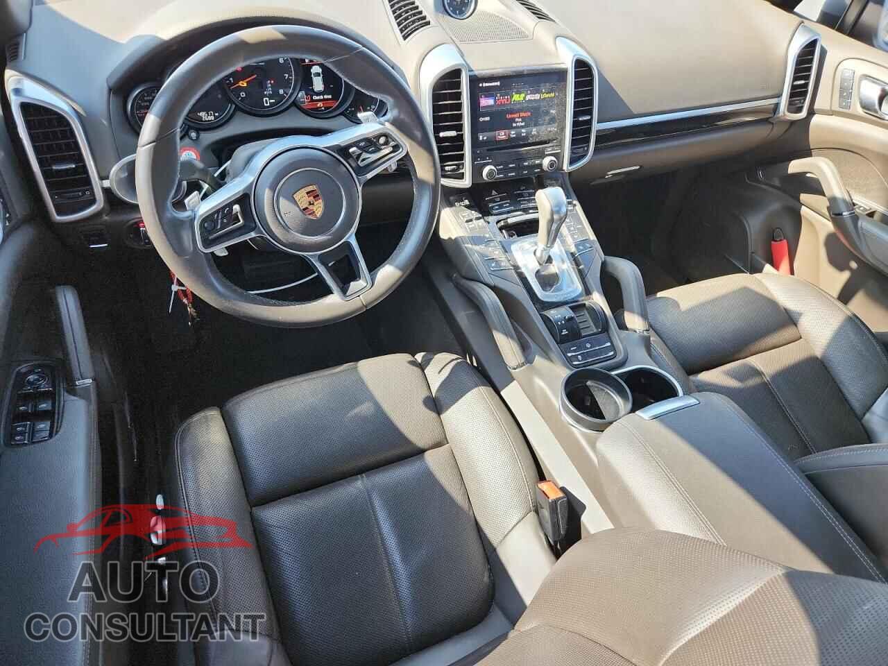 PORSCHE CAYENNE 2017 - WP1AA2A27HKA82644