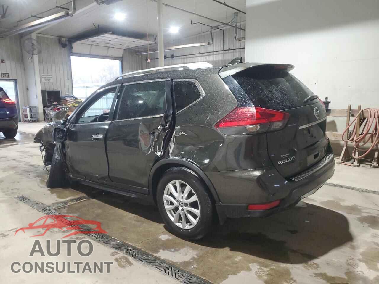 NISSAN ROGUE 2017 - KNMAT2MV9HP515417