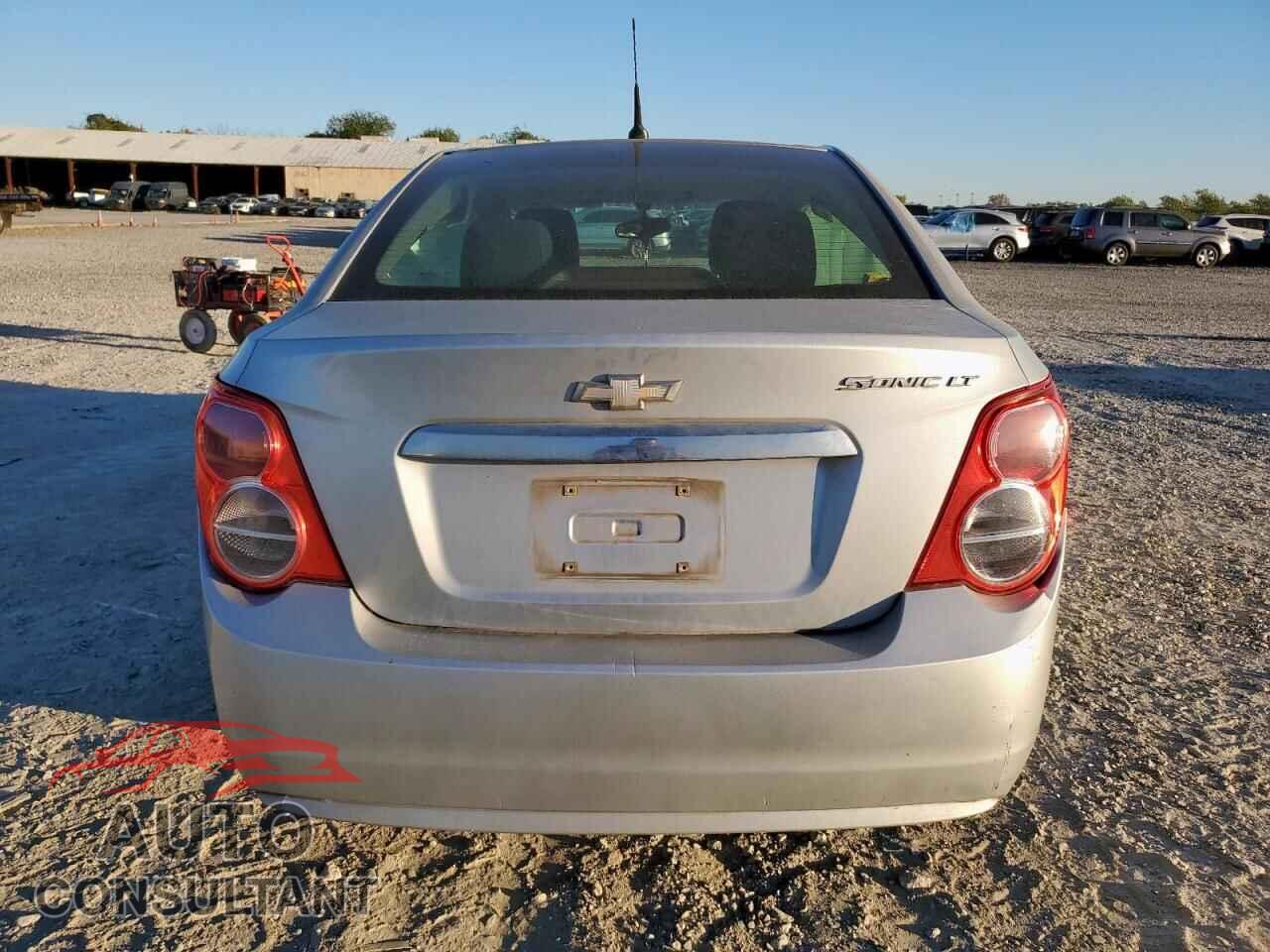 CHEVROLET SONIC 2014 - 1G1JD5SHXE4228024