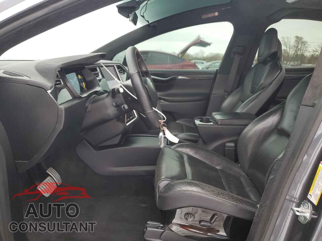 TESLA MODEL X 2016 - 5YJXCAE41GFS00615