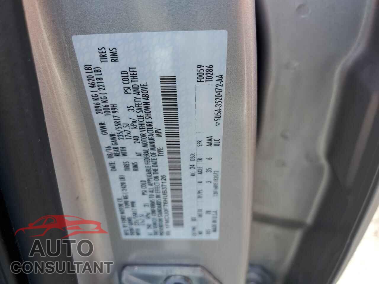 FORD ESCAPE 2017 - 1FMCU0F76HUB37126