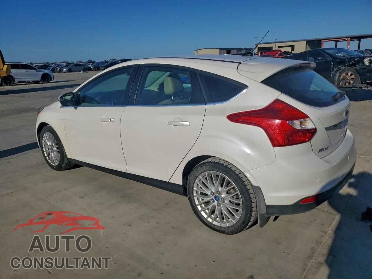 FORD FOCUS 2012 - 1FAHP3M24CL215191