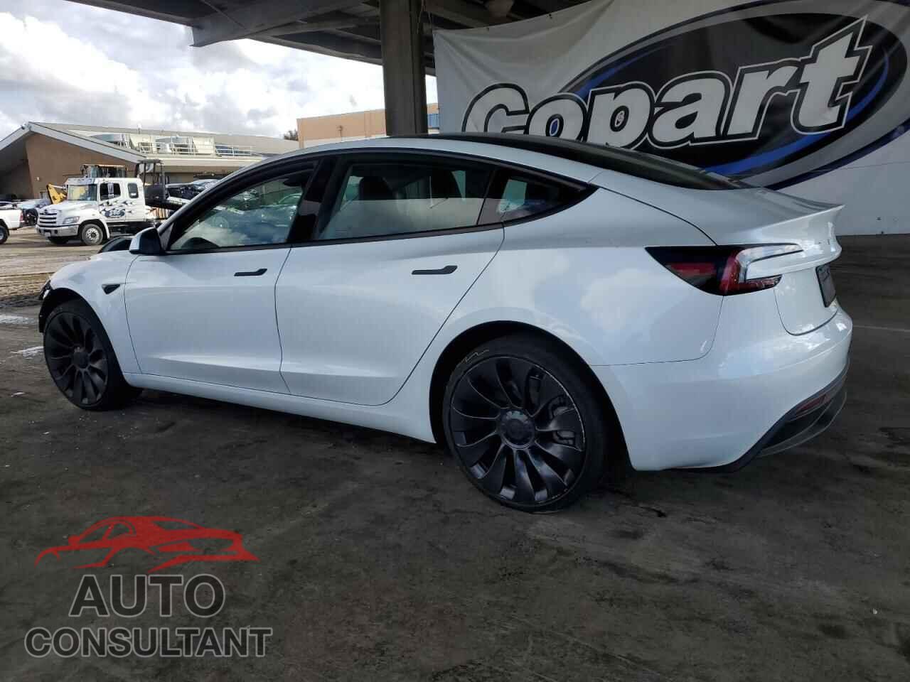 TESLA MODEL 3 2025 - 5YJ3E1EA5SF046840