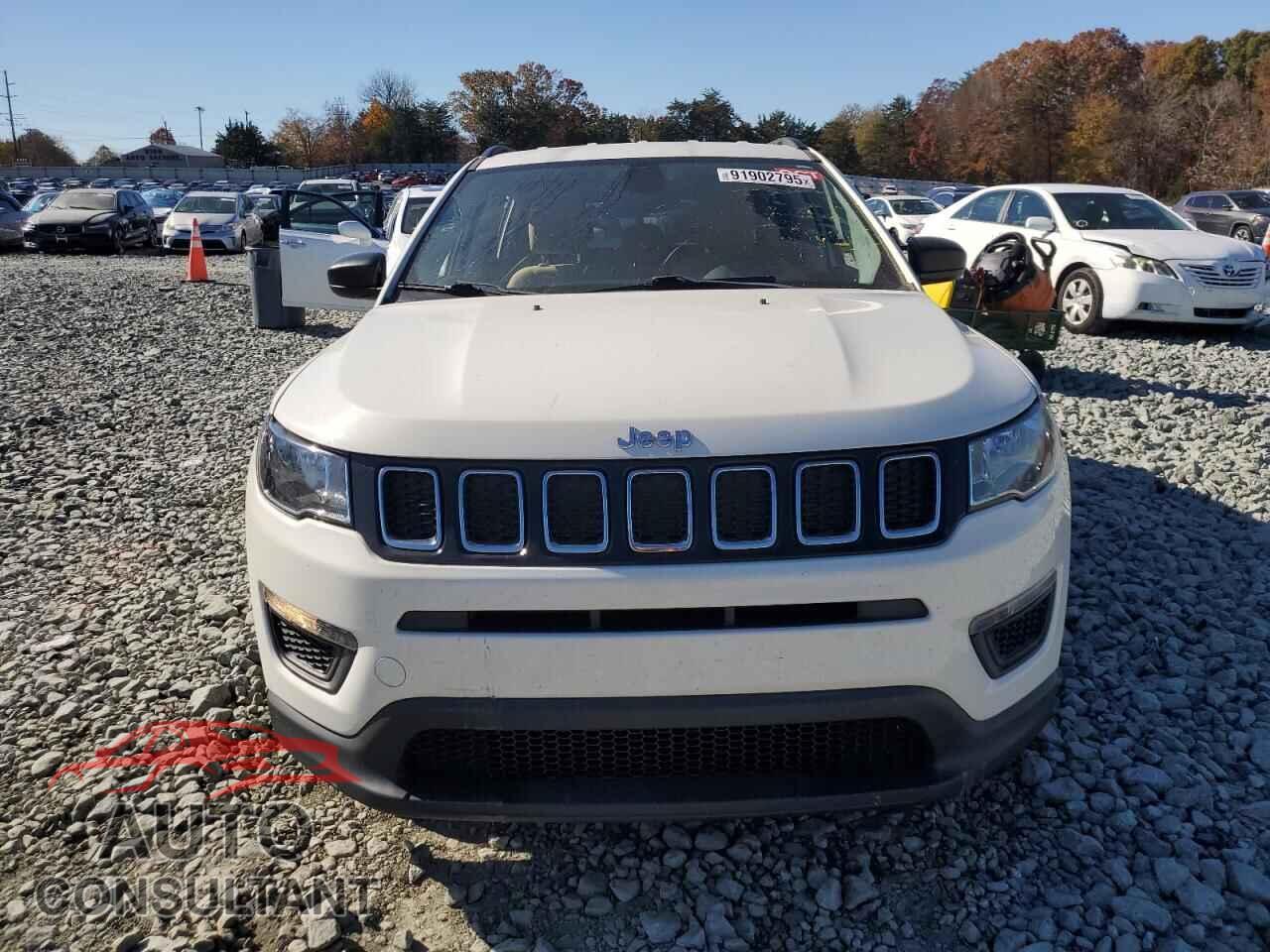 JEEP COMPASS 2018 - 3C4NJCAB6JT319024