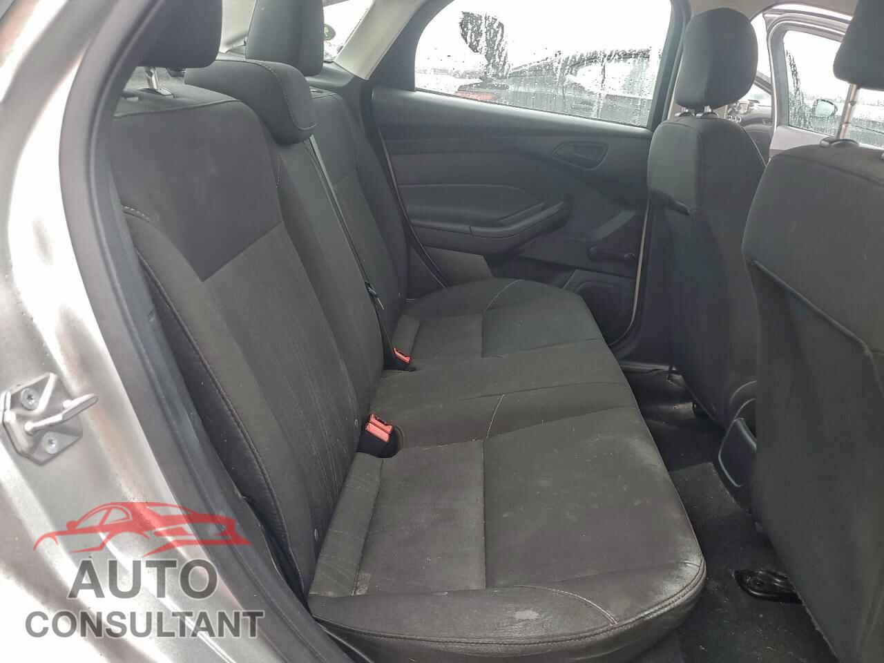 FORD FOCUS 2017 - 1FADP3E29HL201159