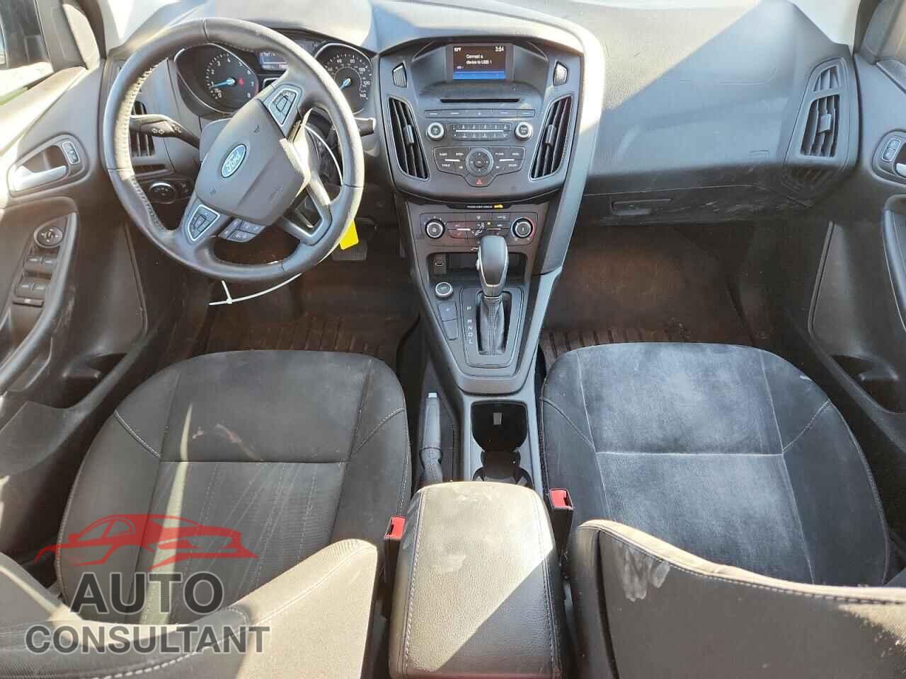 FORD FOCUS 2017 - 1FADP3F28HL345199