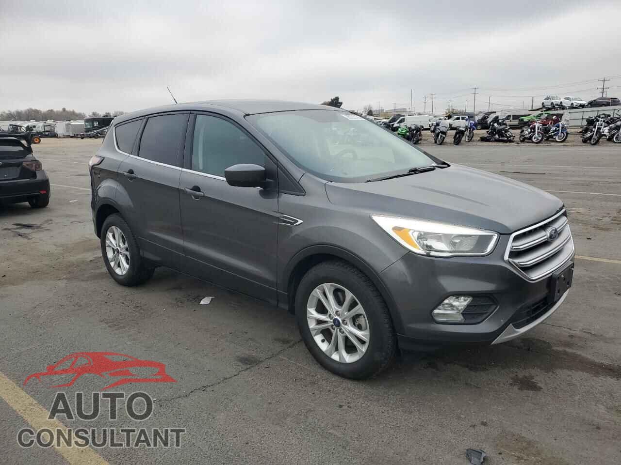 FORD ESCAPE 2017 - 1FMCU9G95HUD76753