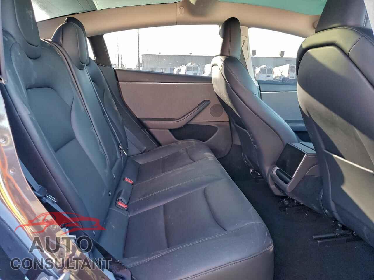 TESLA MODEL 3 2025 - 5YJ3E1EA8SF986016