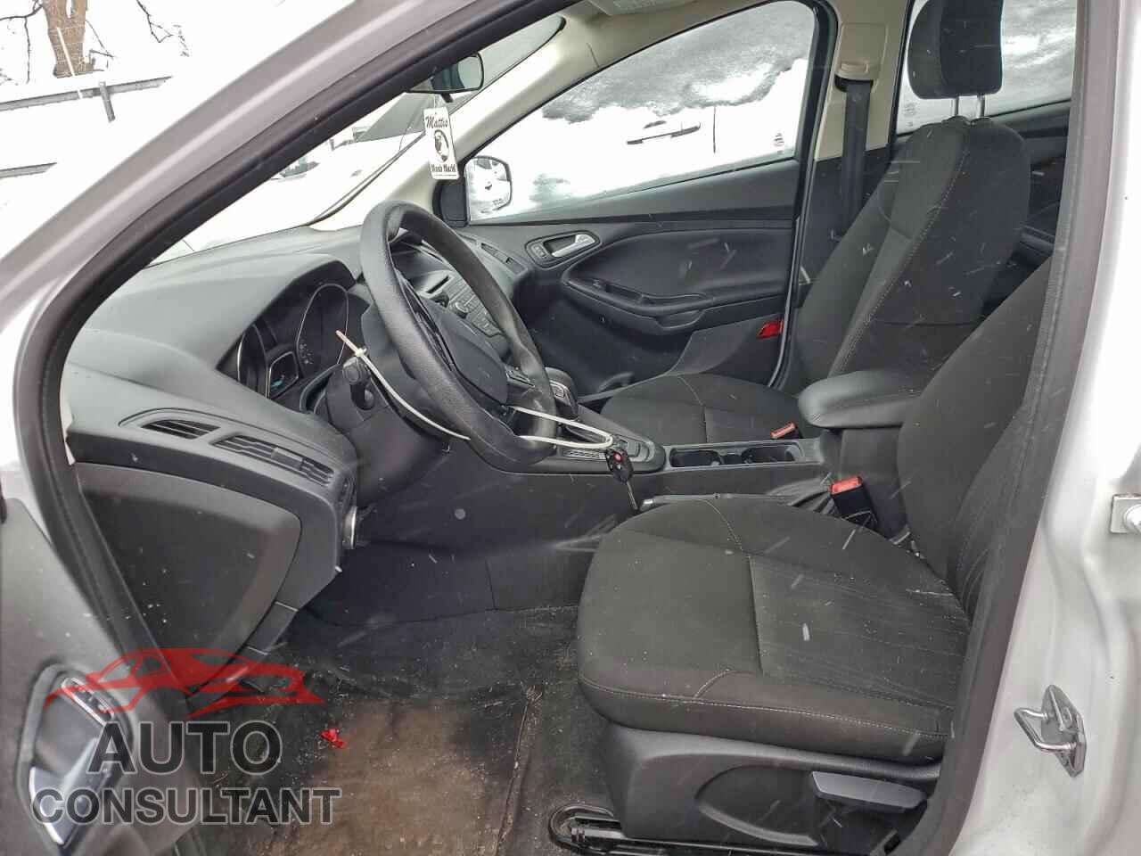 FORD FOCUS 2017 - 1FADP3F26HL237793