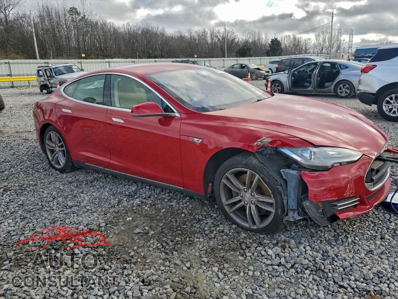 TESLA MODEL S 2013 - 5YJSA1DNXDFP09334