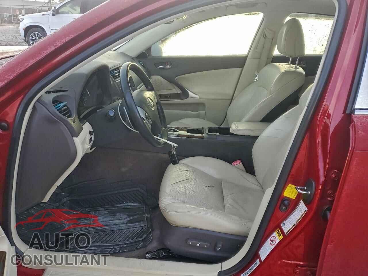 LEXUS IS 2011 - JTHBF5C27B5144523