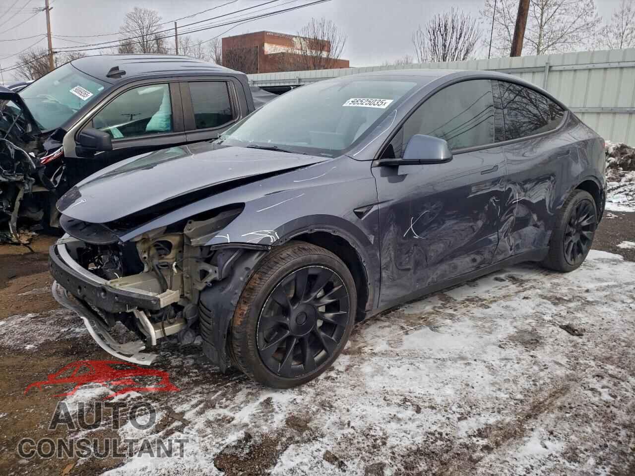 TESLA MODEL Y 2023 - 7SAYGDEEXPF895103
