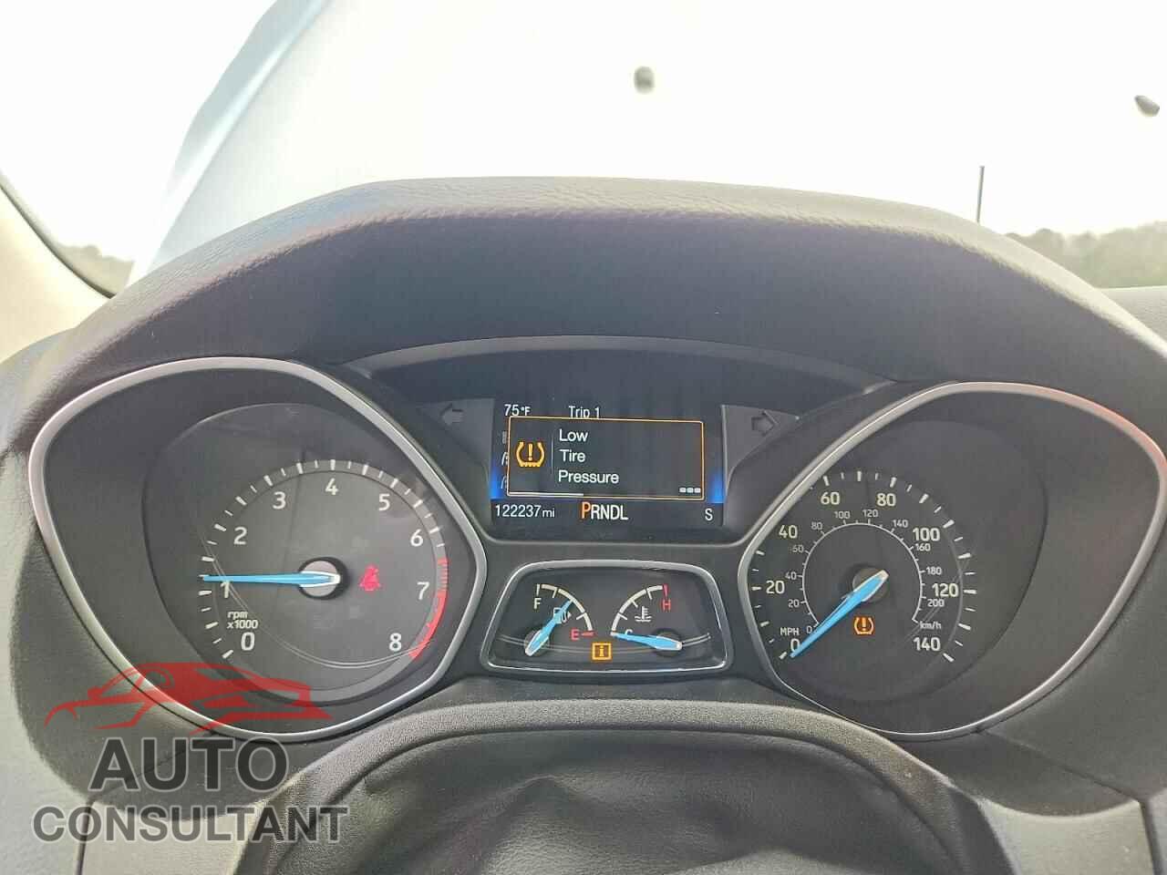 FORD FOCUS 2017 - 1FADP3F29HL221023