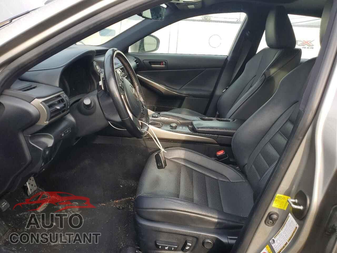 LEXUS IS 2018 - JTHC81D22J5029087