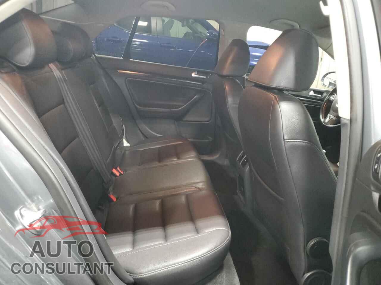 VOLKSWAGEN JETTA 2010 - 3VWAL7AJ5AM179224