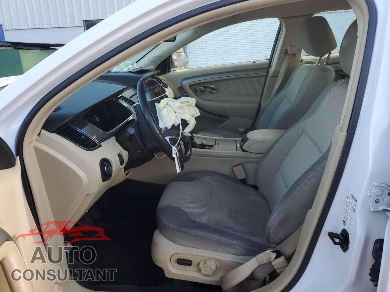 FORD TAURUS 2015 - 1FAHP2E80FG101652