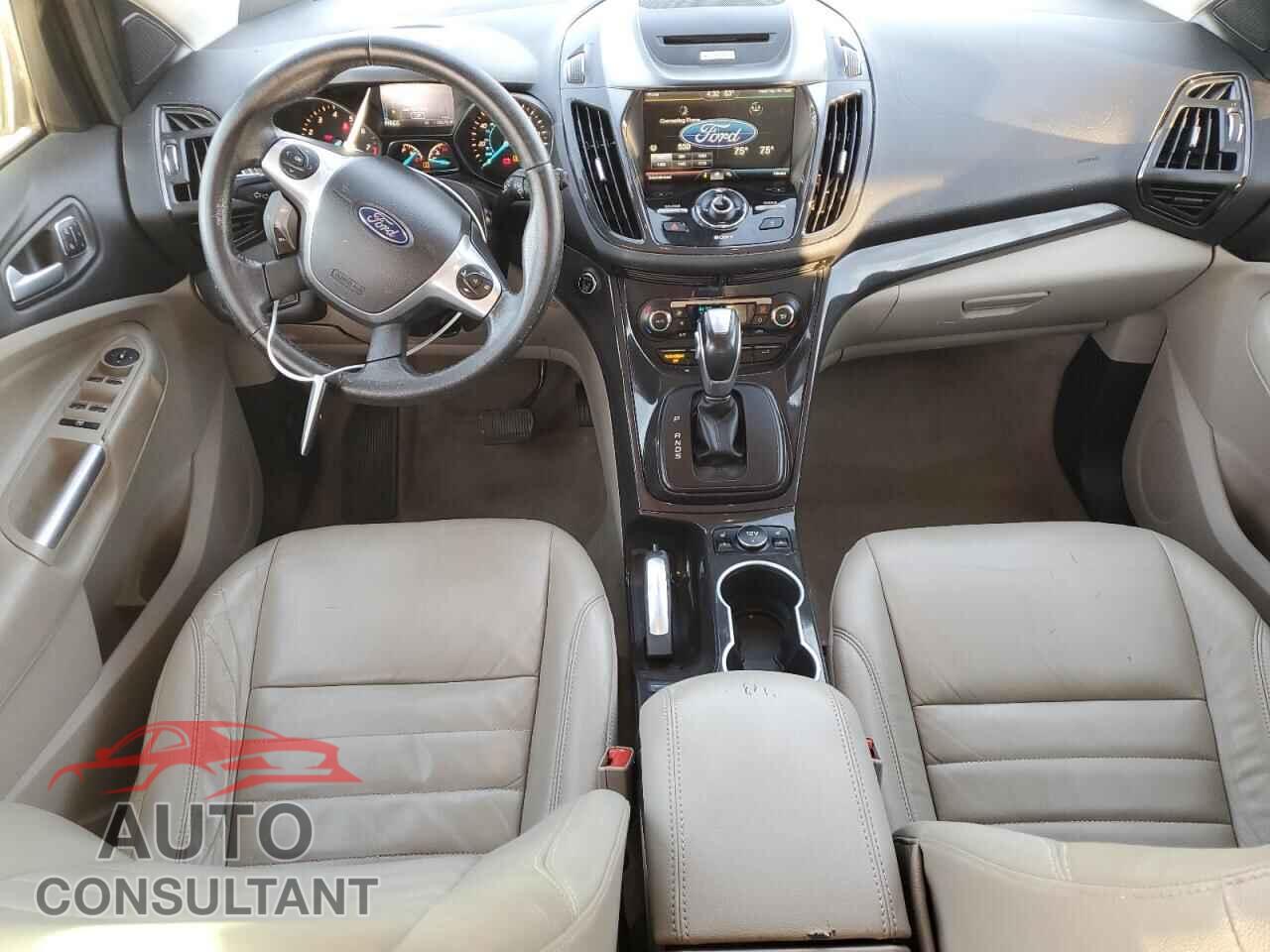 FORD ESCAPE 2015 - 1FMCU0J95FUB87635