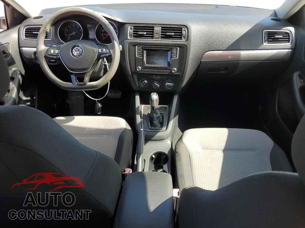VOLKSWAGEN JETTA 2017 - 3VW2B7AJ6HM290124