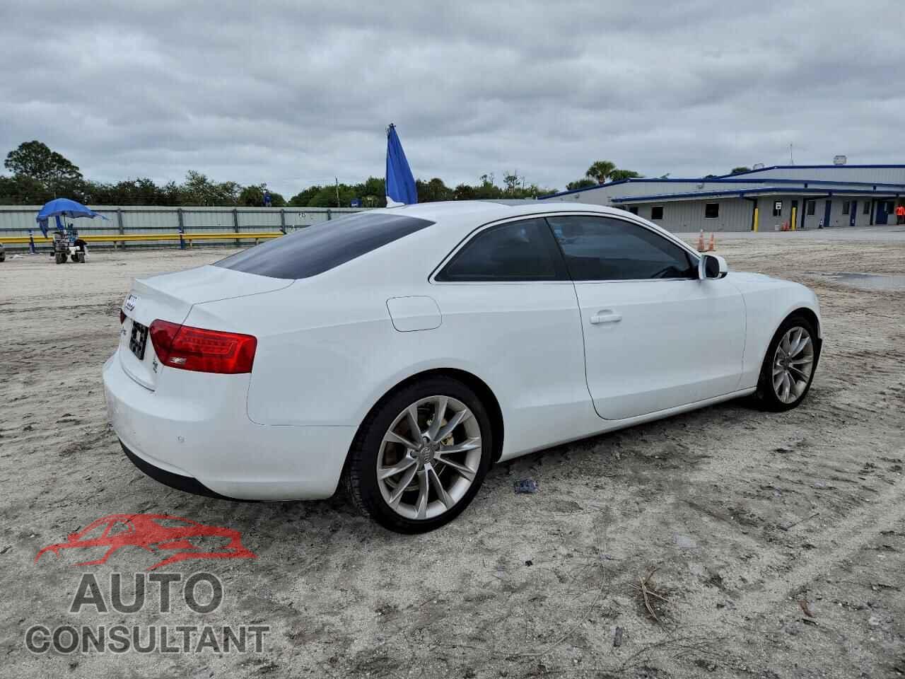 AUDI A5 2013 - WAUCFAFR4DA072341