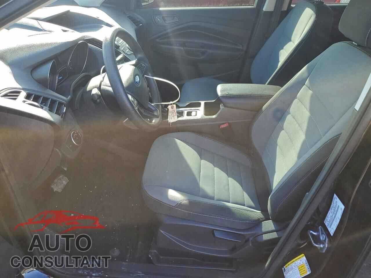 FORD ESCAPE 2017 - 1FMCU0F7XHUD60382