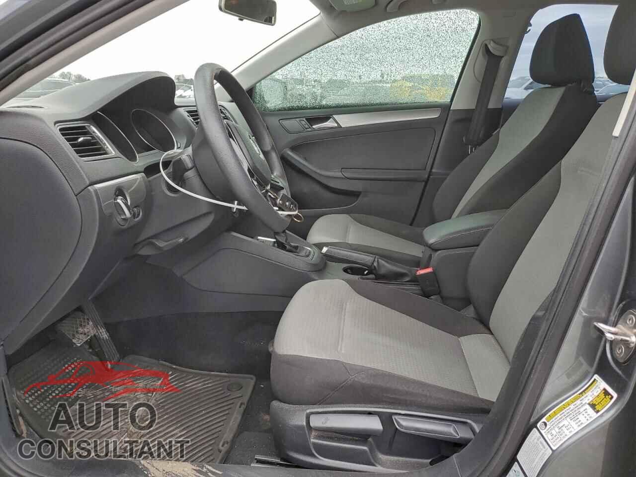VOLKSWAGEN JETTA 2017 - 3VW2B7AJ8HM350257
