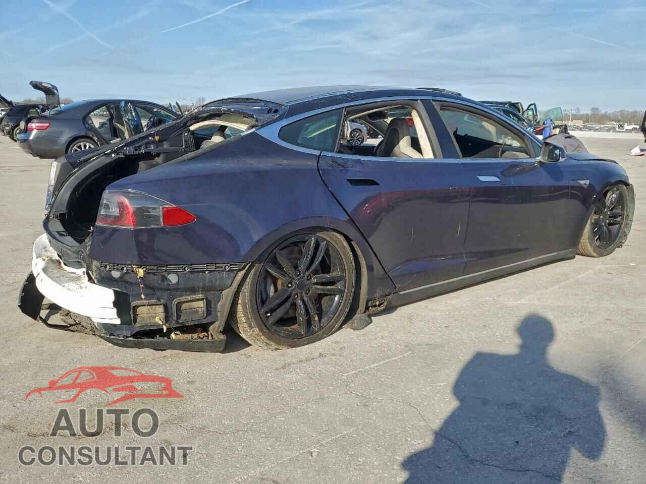 TESLA MODEL S 2014 - 5YJSA1H14EFP52611