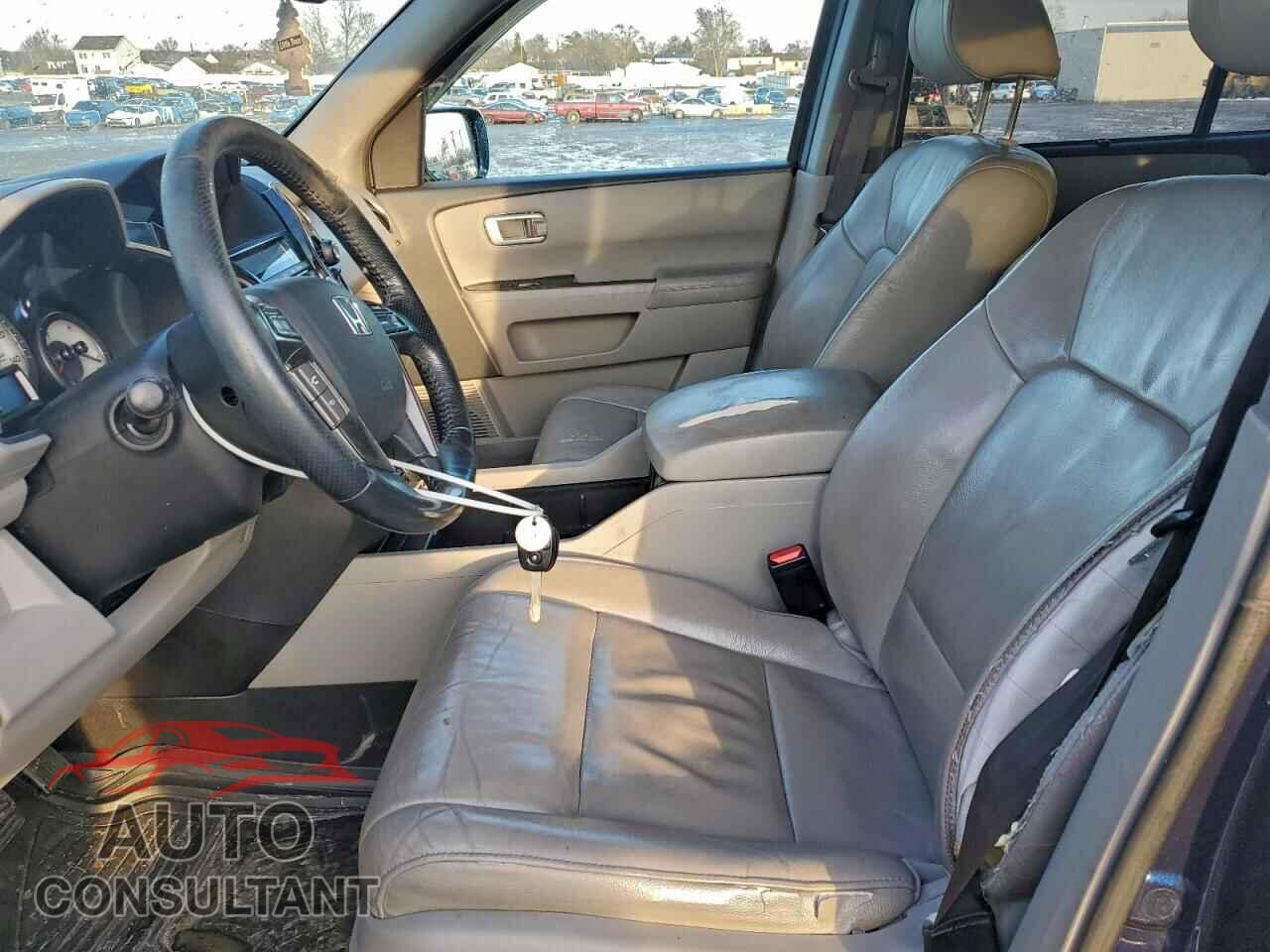 HONDA PILOT 2015 - 5FNYF4H92FB041056