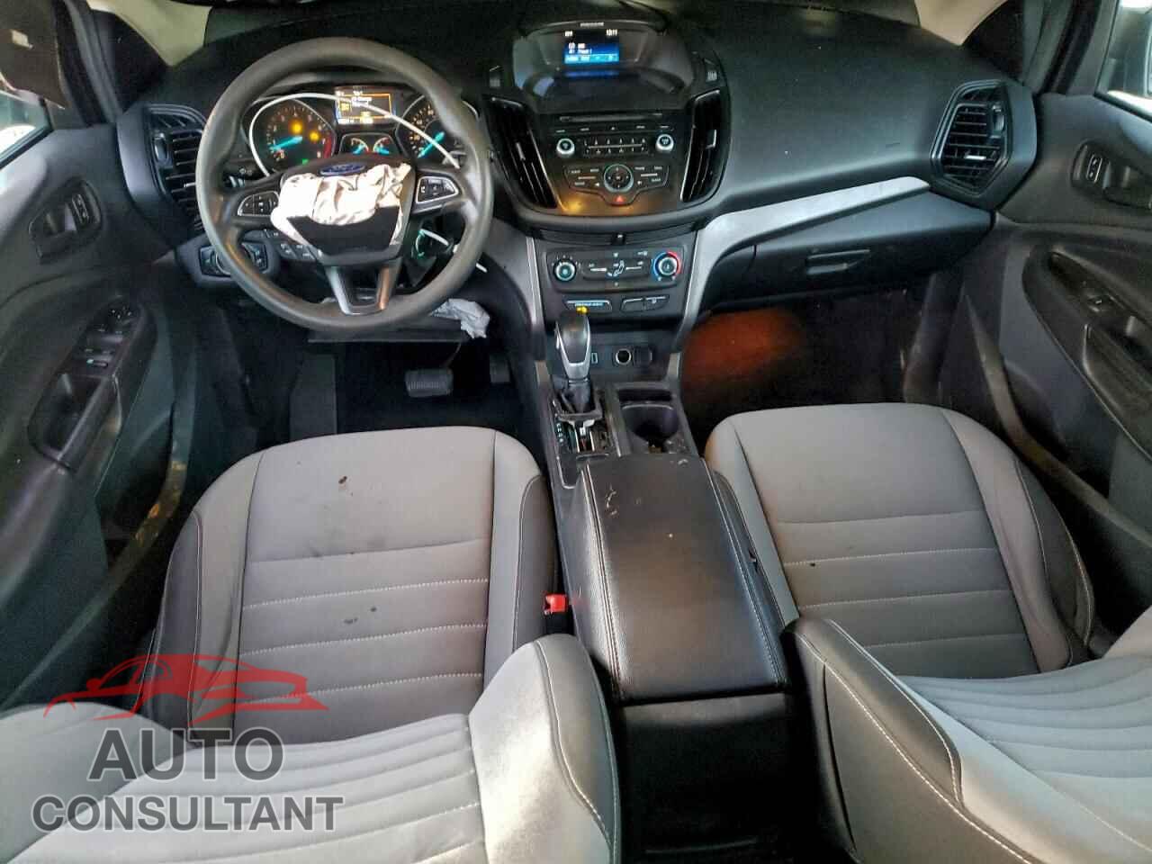 FORD ESCAPE 2017 - 1FMCU0F77HUB57126