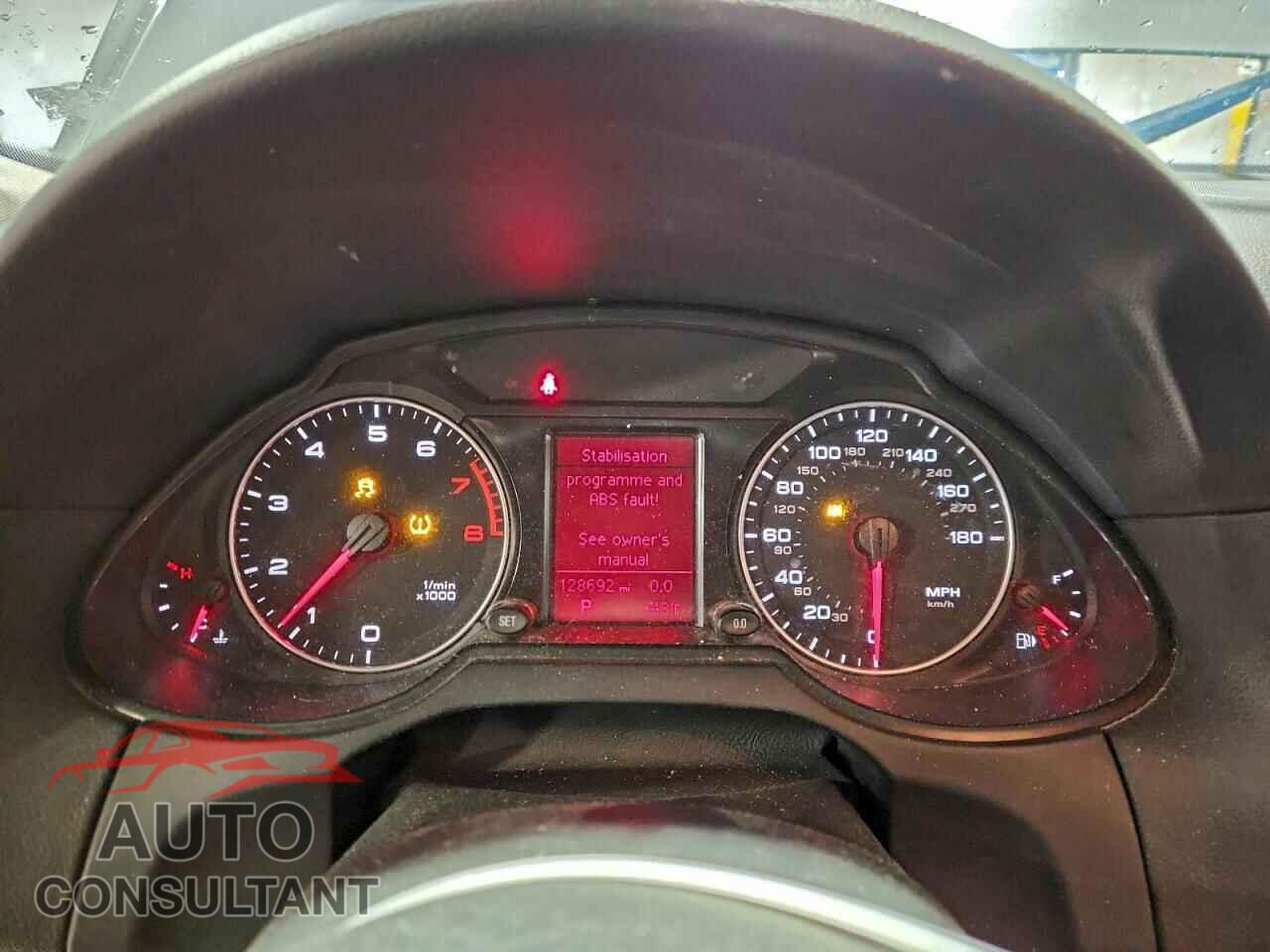 AUDI Q5 2011 - WA1CFAFP1BA018827