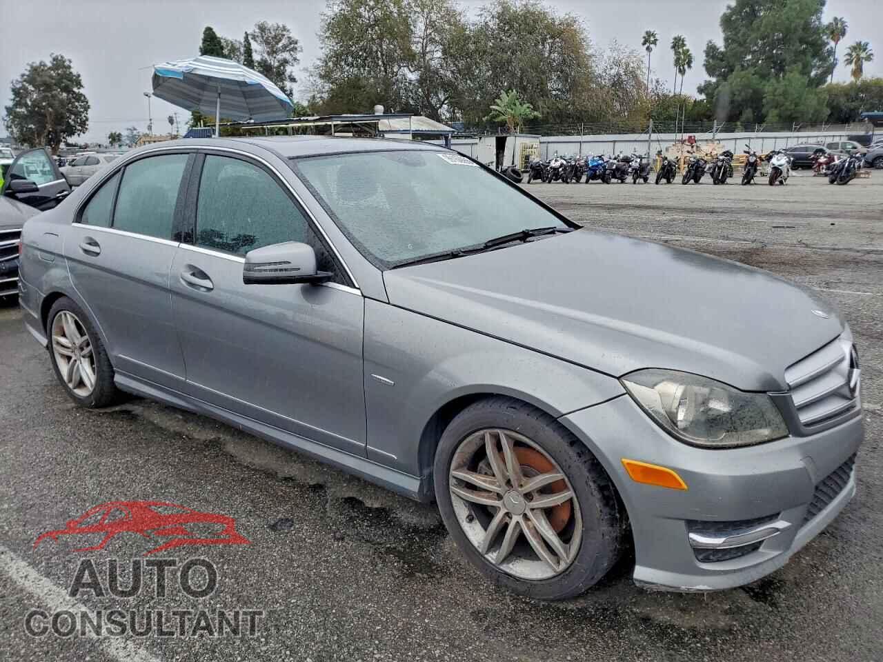 MERCEDES-BENZ C-CLASS 2012 - WDDGF4HB2CA723539