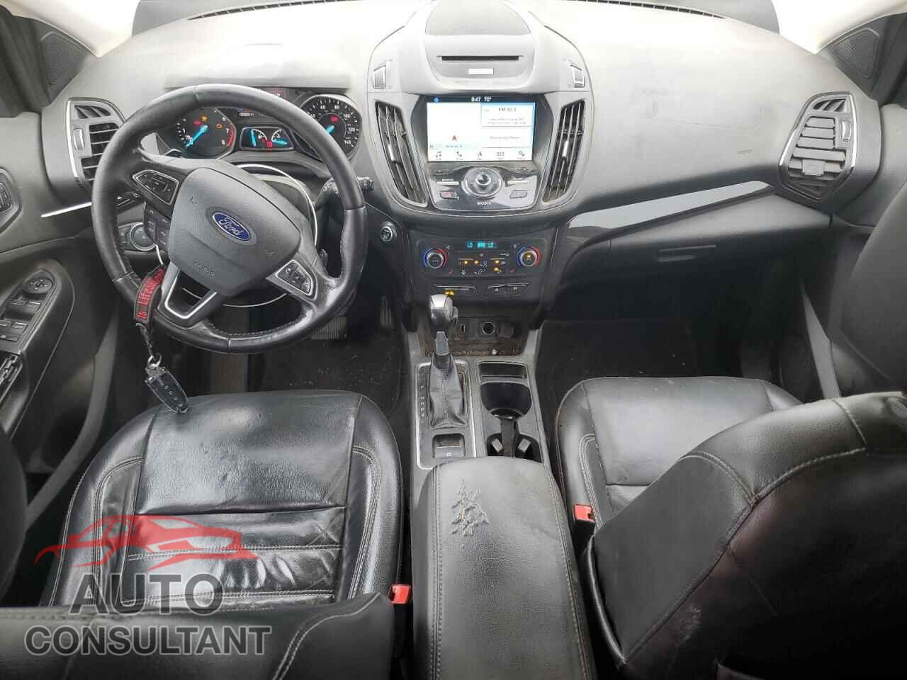 FORD ESCAPE 2017 - 1FMCU0JD2HUE94526