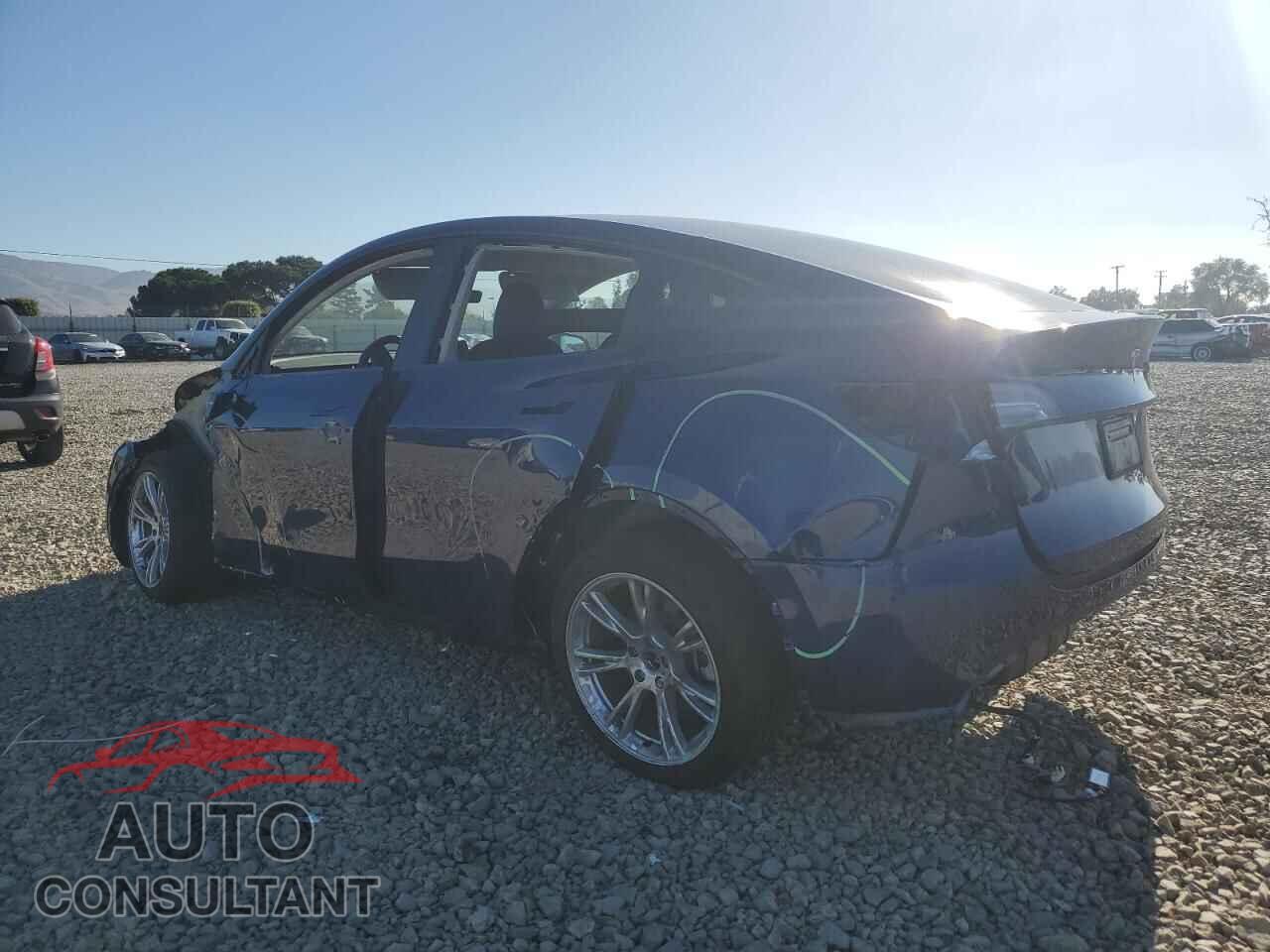 TESLA MODEL Y 2024 - 7SAYGDEEXRF032188