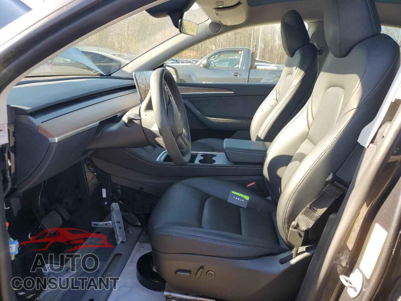 TESLA MODEL Y 2024 - 7SAYGAEE6RF028315