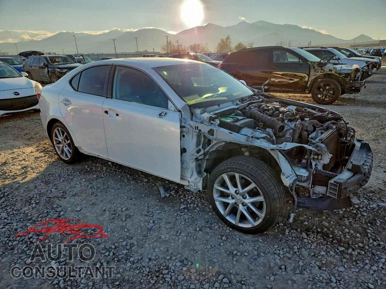 LEXUS IS 2011 - JTHBF5C26B5151639