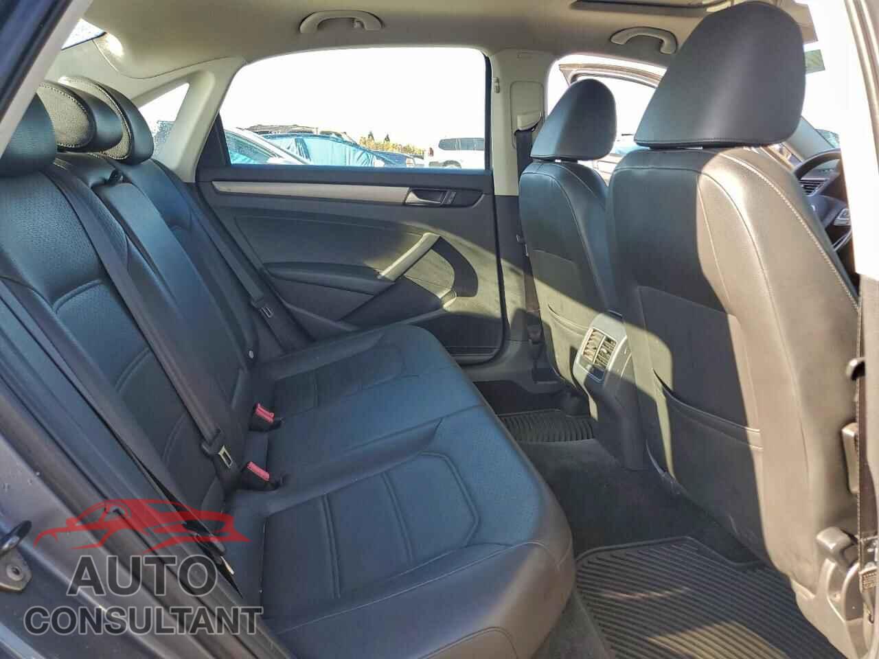 VOLKSWAGEN PASSAT 2014 - 1VWBN7A35EC007220