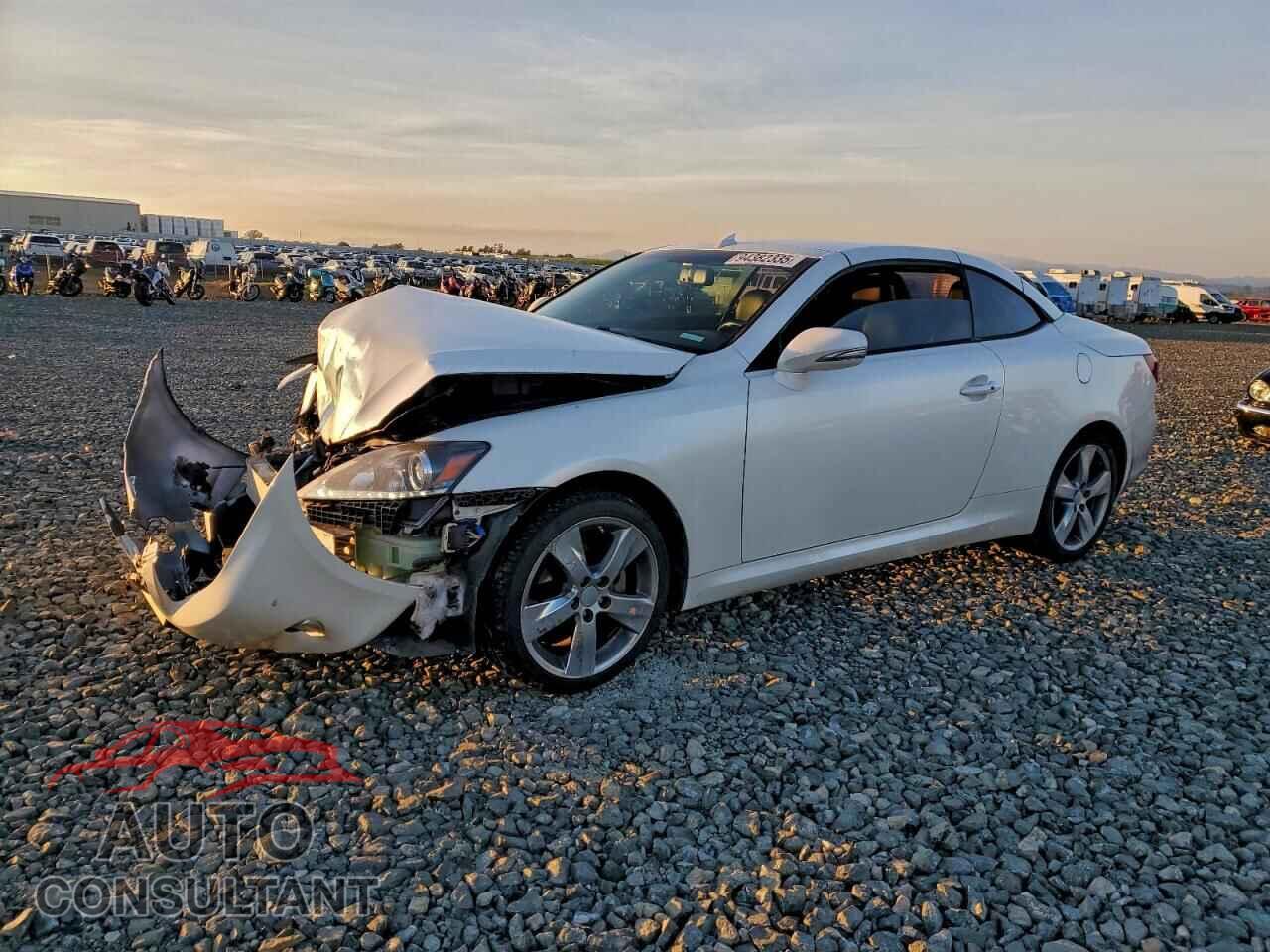 LEXUS IS 2011 - JTHFF2C22B2516013