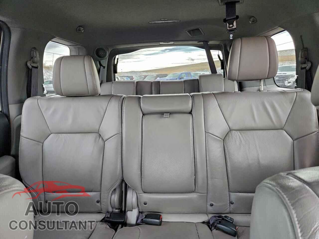 HONDA PILOT 2015 - 5FNYF4H97FB040596