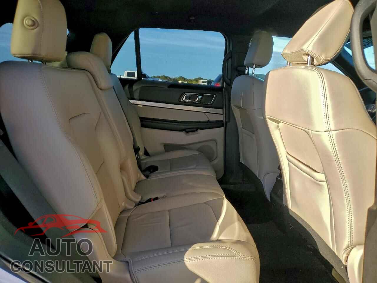 FORD EXPLORER 2018 - 1FM5K7D88JGB75464