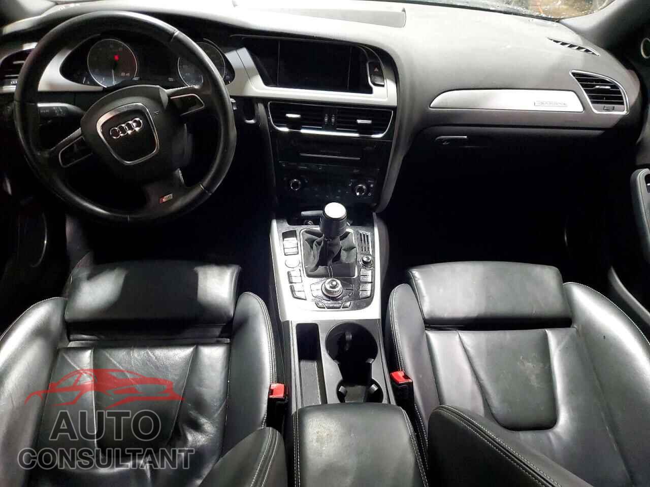 AUDI S4/RS4 2011 - WAUMGAFL8BA050093