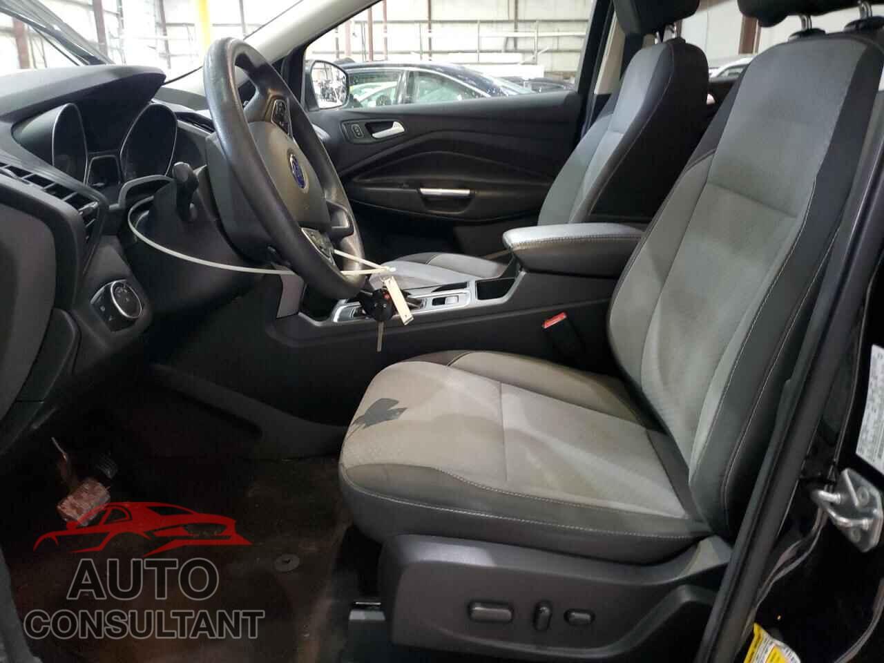 FORD ESCAPE 2017 - 1FMCU0GD6HUD82674