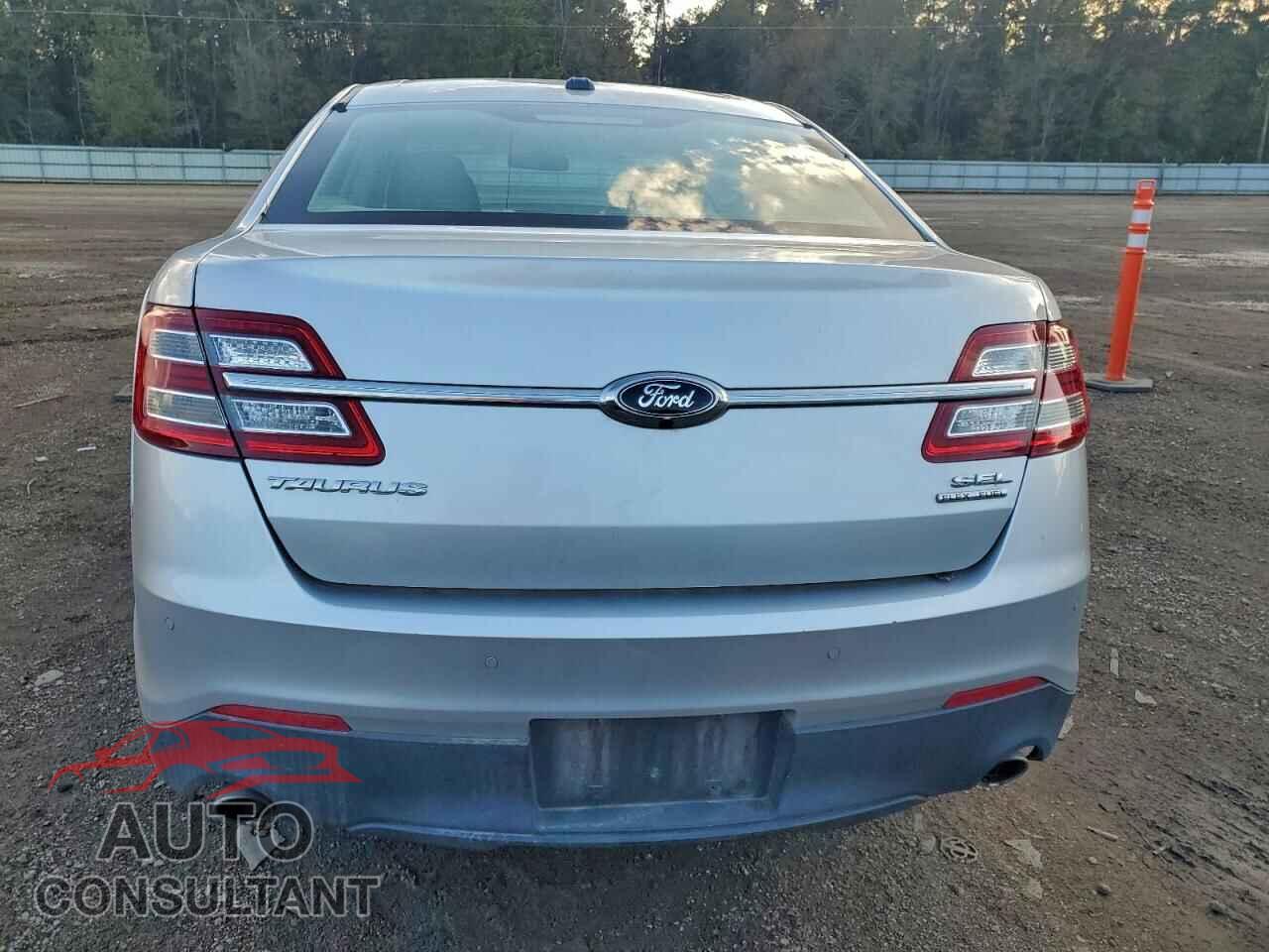FORD TAURUS 2016 - 1FAHP2E83GG156937