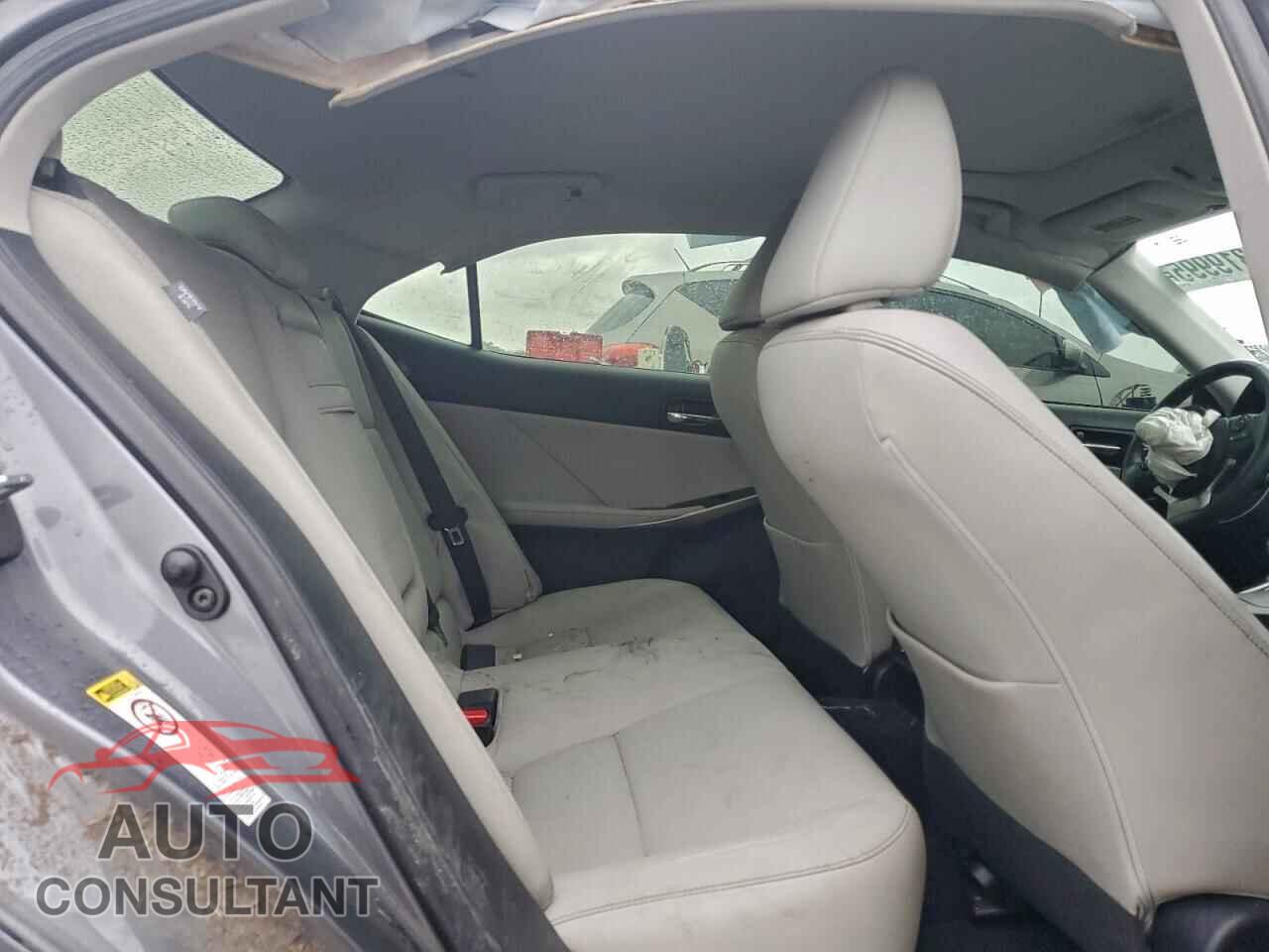 LEXUS IS 2014 - JTHBE1D29E5005427