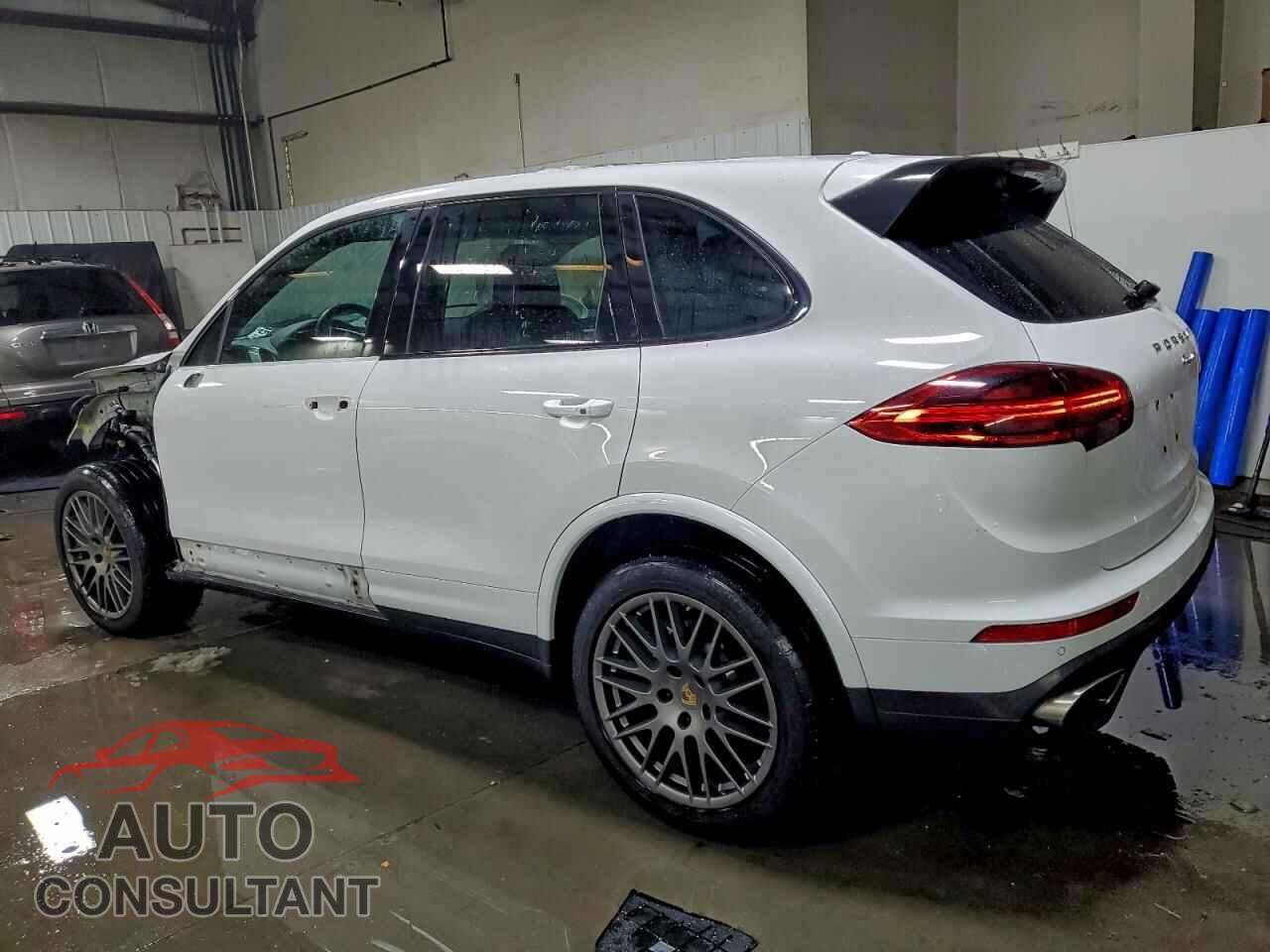 PORSCHE CAYENNE 2017 - WP1AA2A25HKA90726