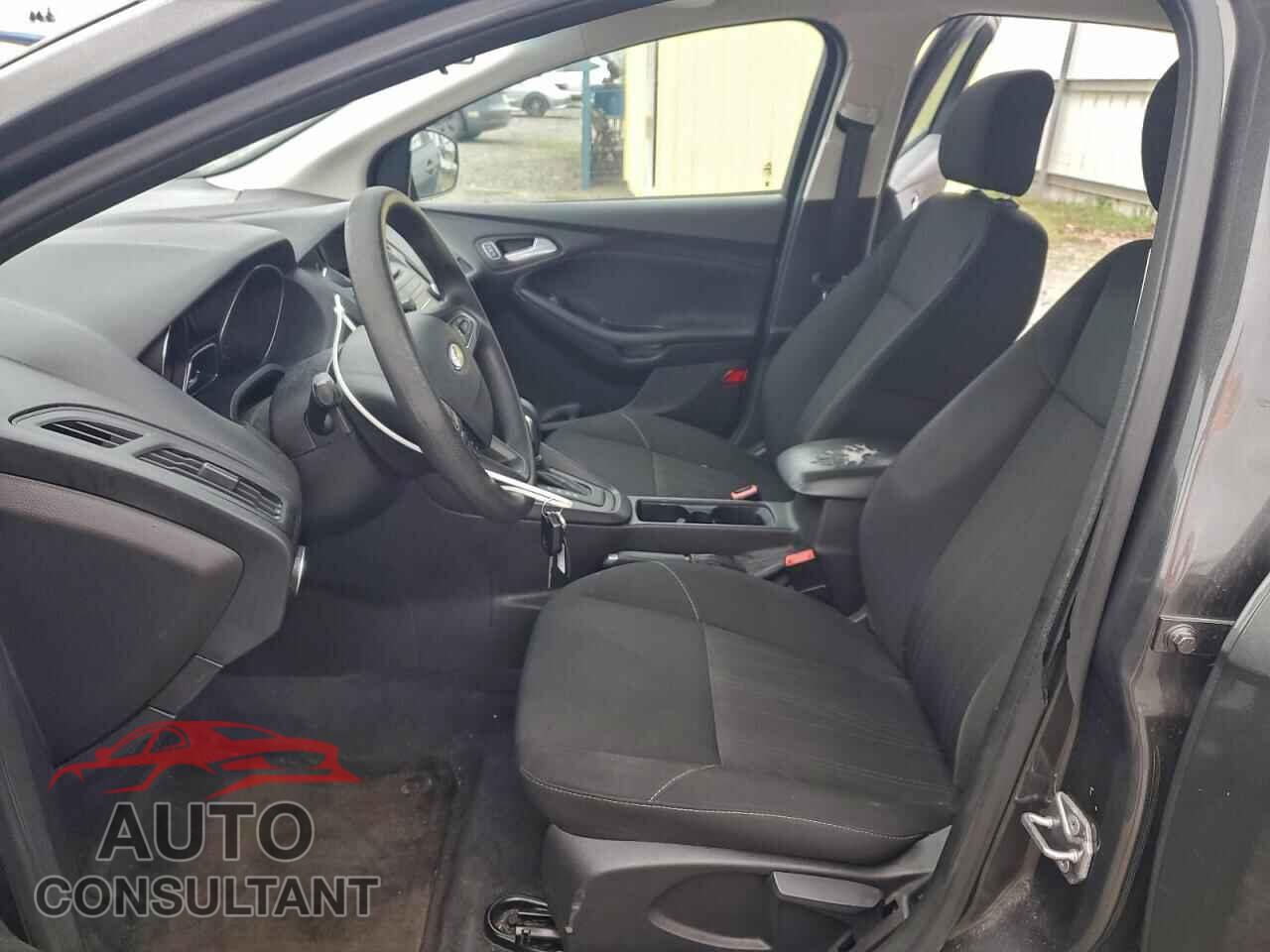 FORD FOCUS 2017 - 1FADP3FE7HL219913