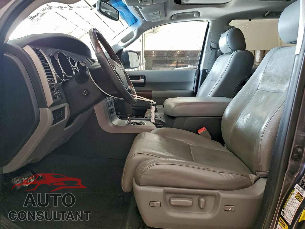 TOYOTA SEQUOIA 2012 - 5TDYY5G16CS042701