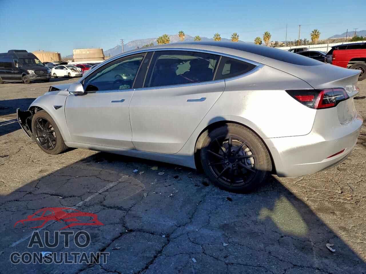 TESLA MODEL 3 2018 - 5YJ3E1EA7JF060723